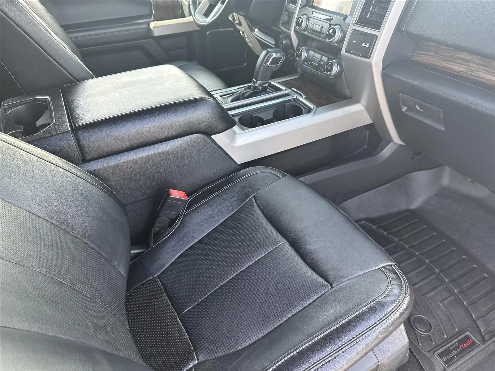 Used 2019 Ingot Silver Ford LARIAT image 36