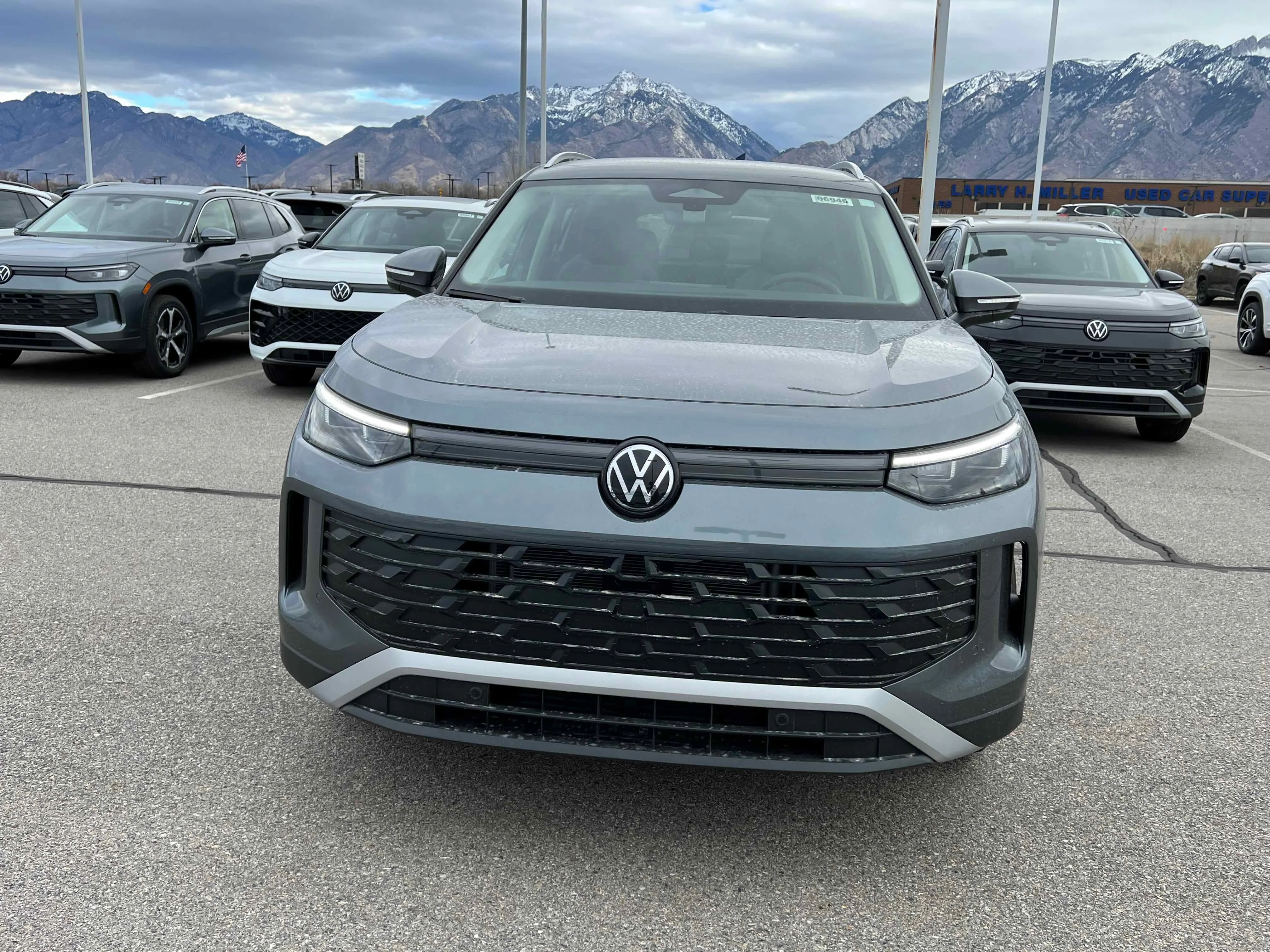 New 2026 Platinum Gray Volkswagen S image 5