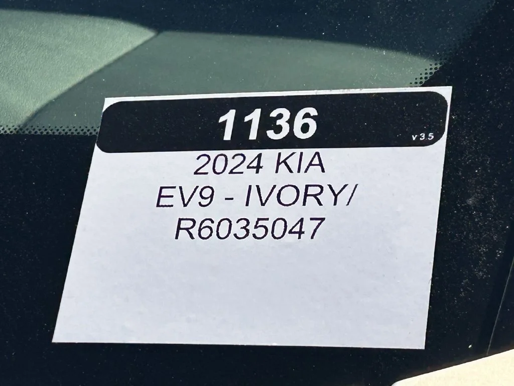 Used 2024 Ivory Kia GT-Line image 32