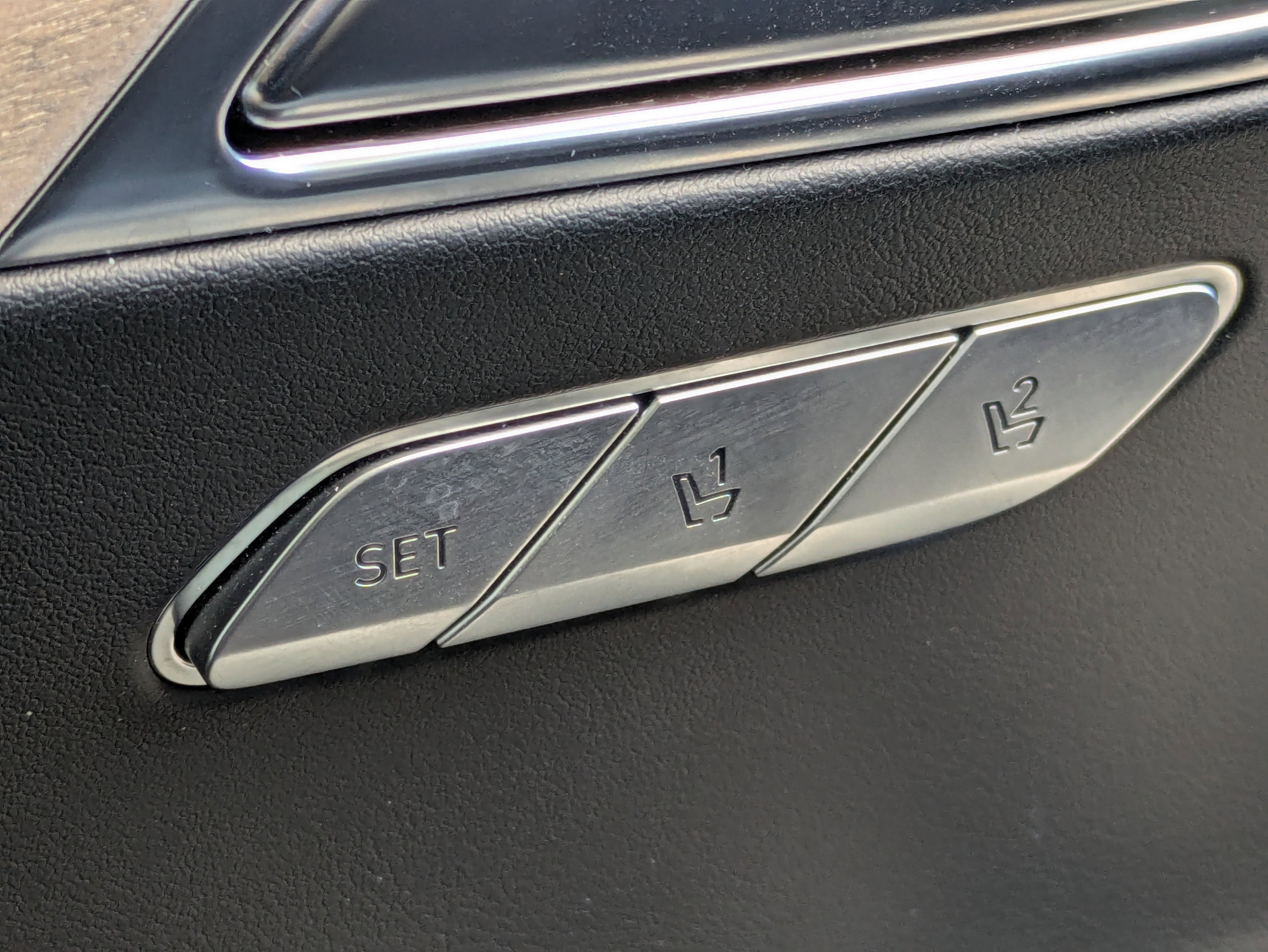 Used 2021 Gold Coast Silver Genesis 2.5T image 30
