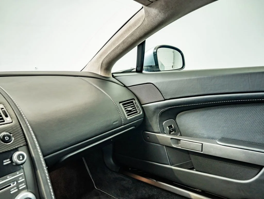 Used 2015 Skyfall Silver Aston Martin  image 33