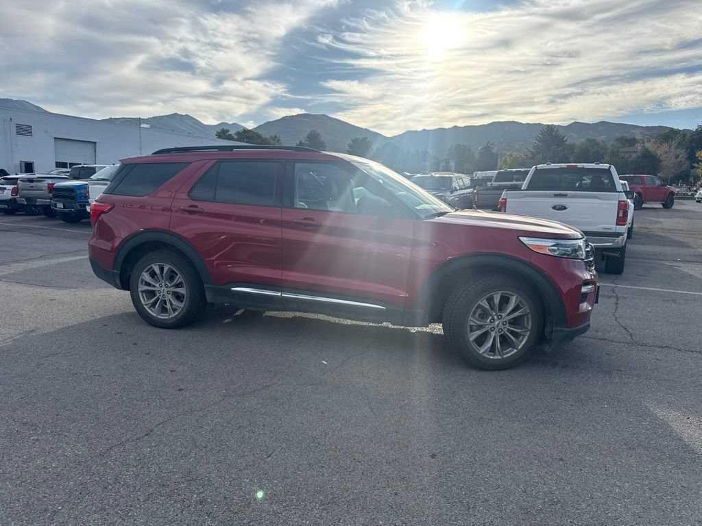 Used 2023 Red Metallic Ford XLT image 3