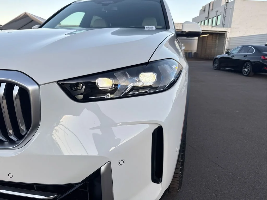 New 2026 White BMW sDrive40i image 16