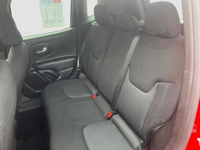 Used 2023 Red Jeep Latitude image 13