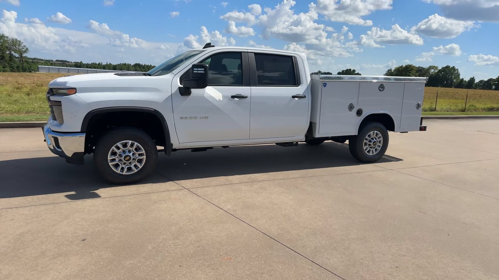 New 2026 Summit White Chevrolet Work Truck image 5