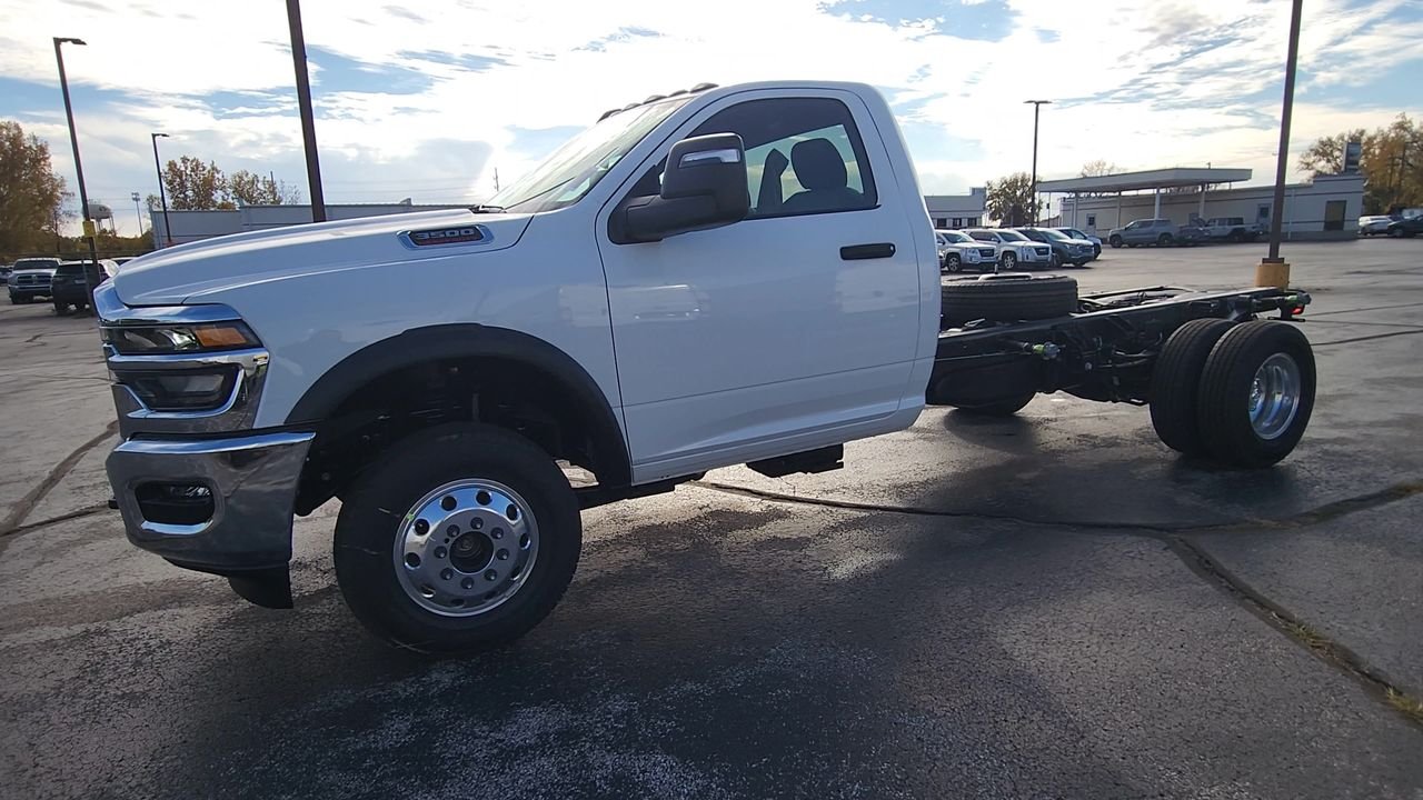 New 2026 Bright White Clearcoat RAM Tradesman image 4