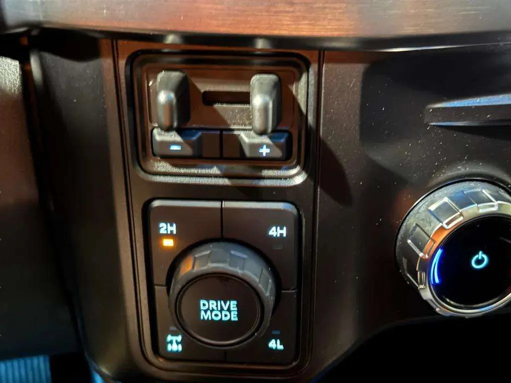 2025 Ford F-250 Super Duty Lariat - Photo 20