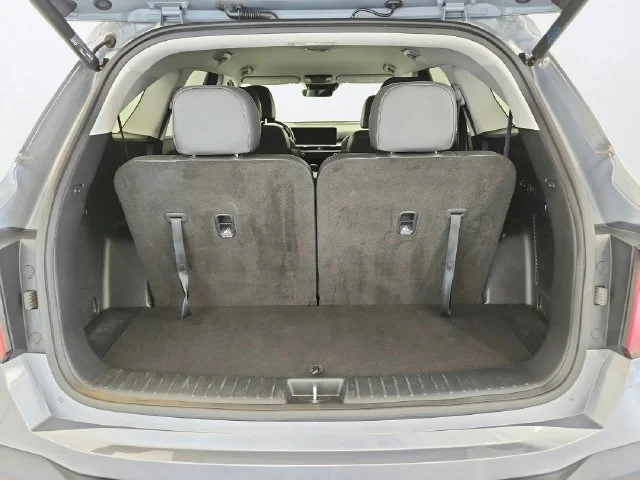 Used 2025 Everlasting Silver Kia EX image 23