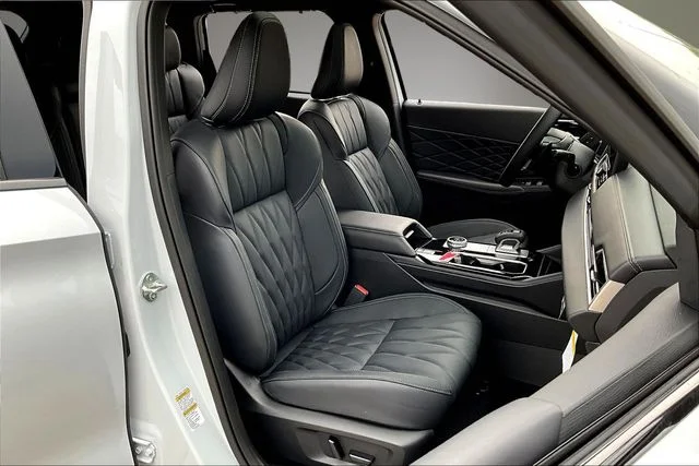 New 2026 White Mitsubishi Black Edition image 11
