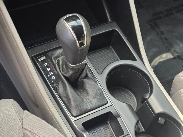 Used 2016 Silver Hyundai Sport image 26