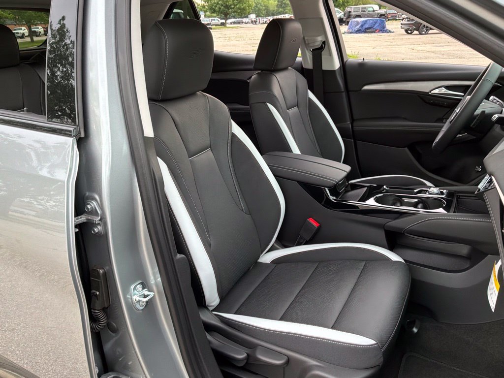 2026 Buick Envision Sport Touring - Photo 32
