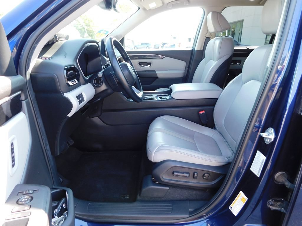 Certified Used 2024 Obsidian Blue Pearl Honda AWD TRG image 65