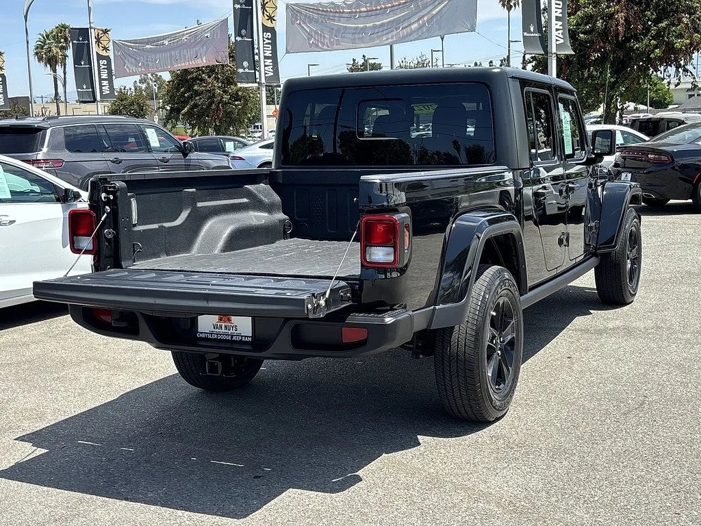 Used 2021 Black Jeep Willys image 26