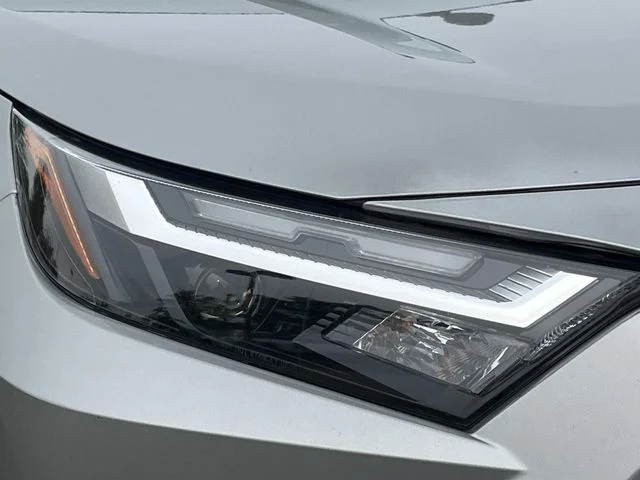 Used 2023 Silver Toyota LE image 9