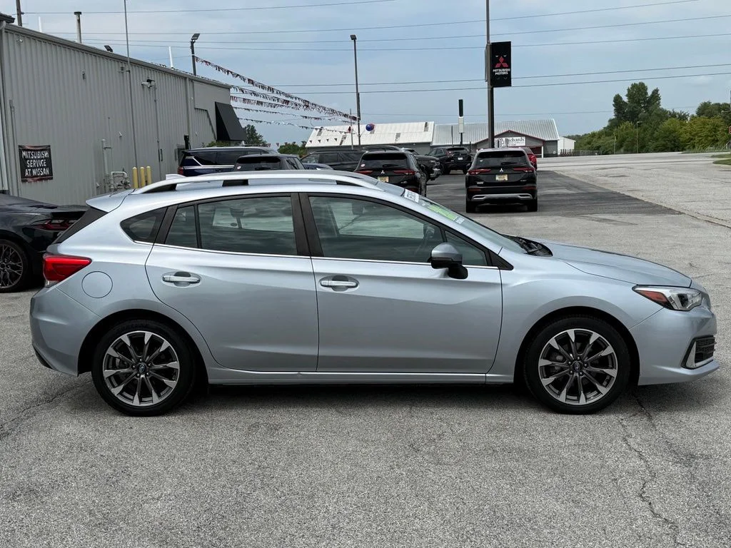 Used 2020 Silver Subaru Limited image 9