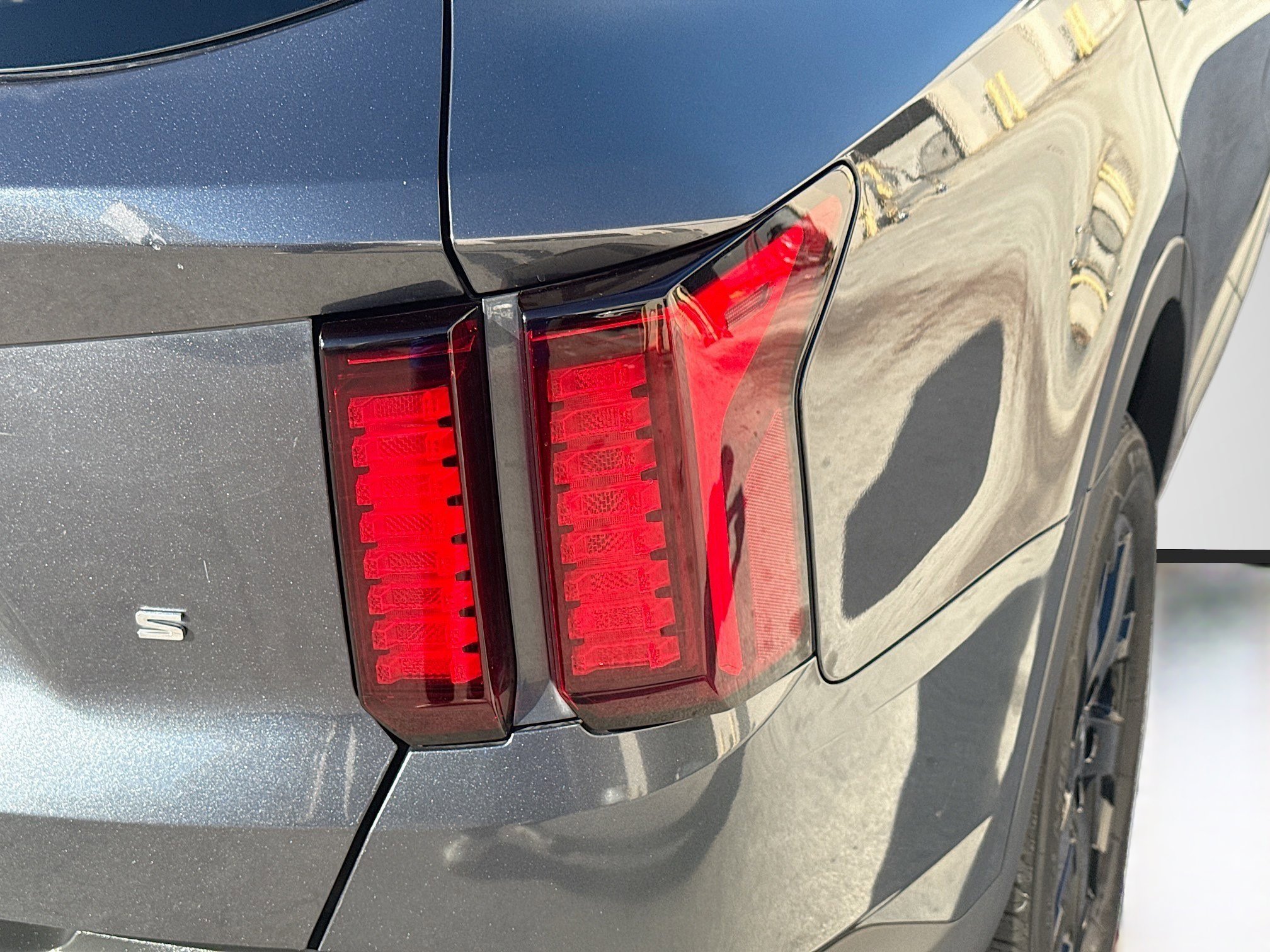 Used 2021 Gravity Grey Kia S image 27