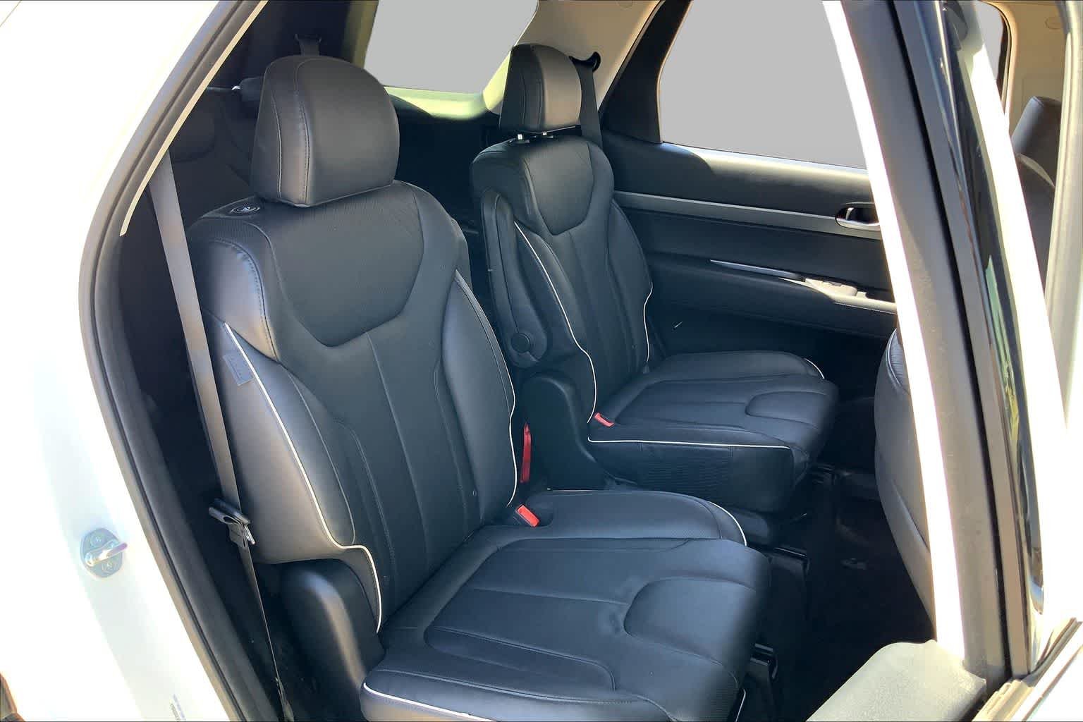 Used 2025 Hyper White Hyundai SEL image 20