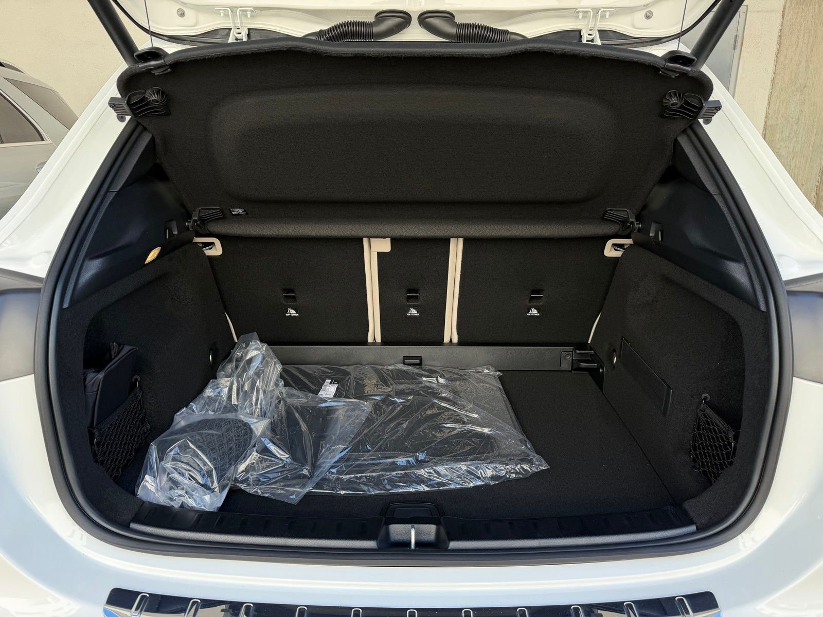 New 2026 Polar White Mercedes-Benz GLA 250 image 21