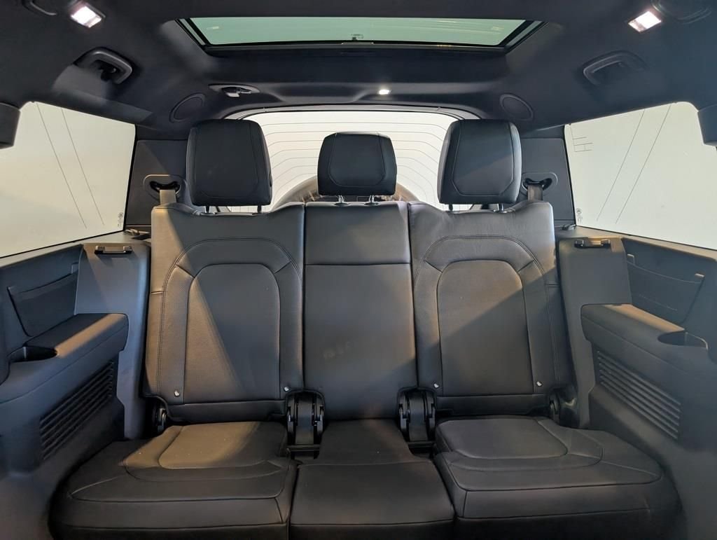 Certified Used 2023 Santorini Black Metallic Land Rover SE image 29