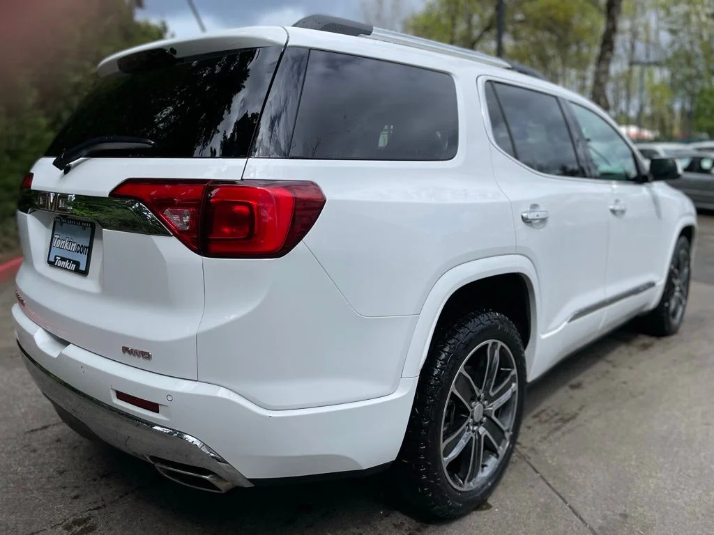 Used 2019 Summit White GMC Denali image 4