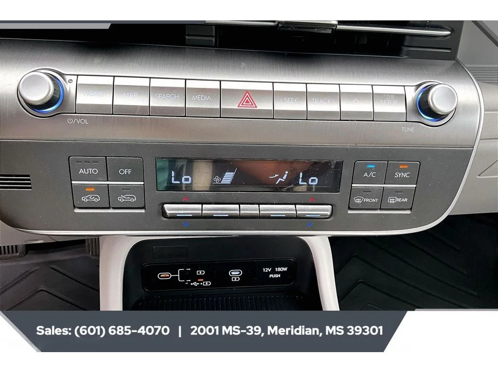Used 2024 ATLAS WHITE Hyundai SEL image 22