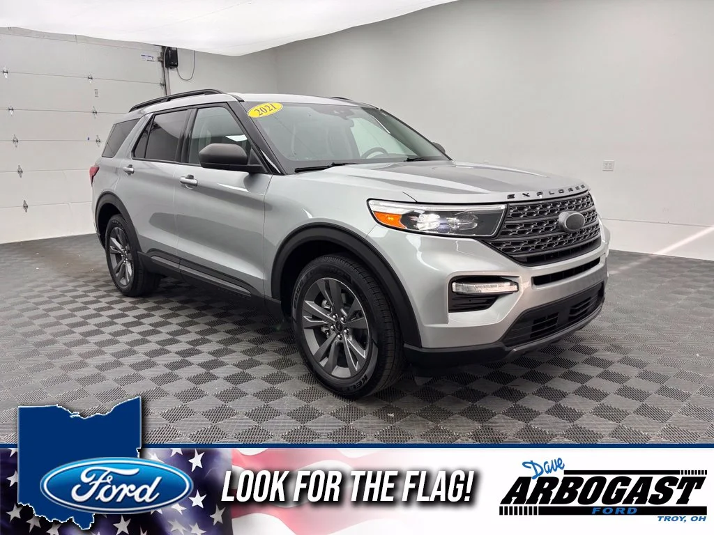 Used 2021 Silver Ford XLT image 1