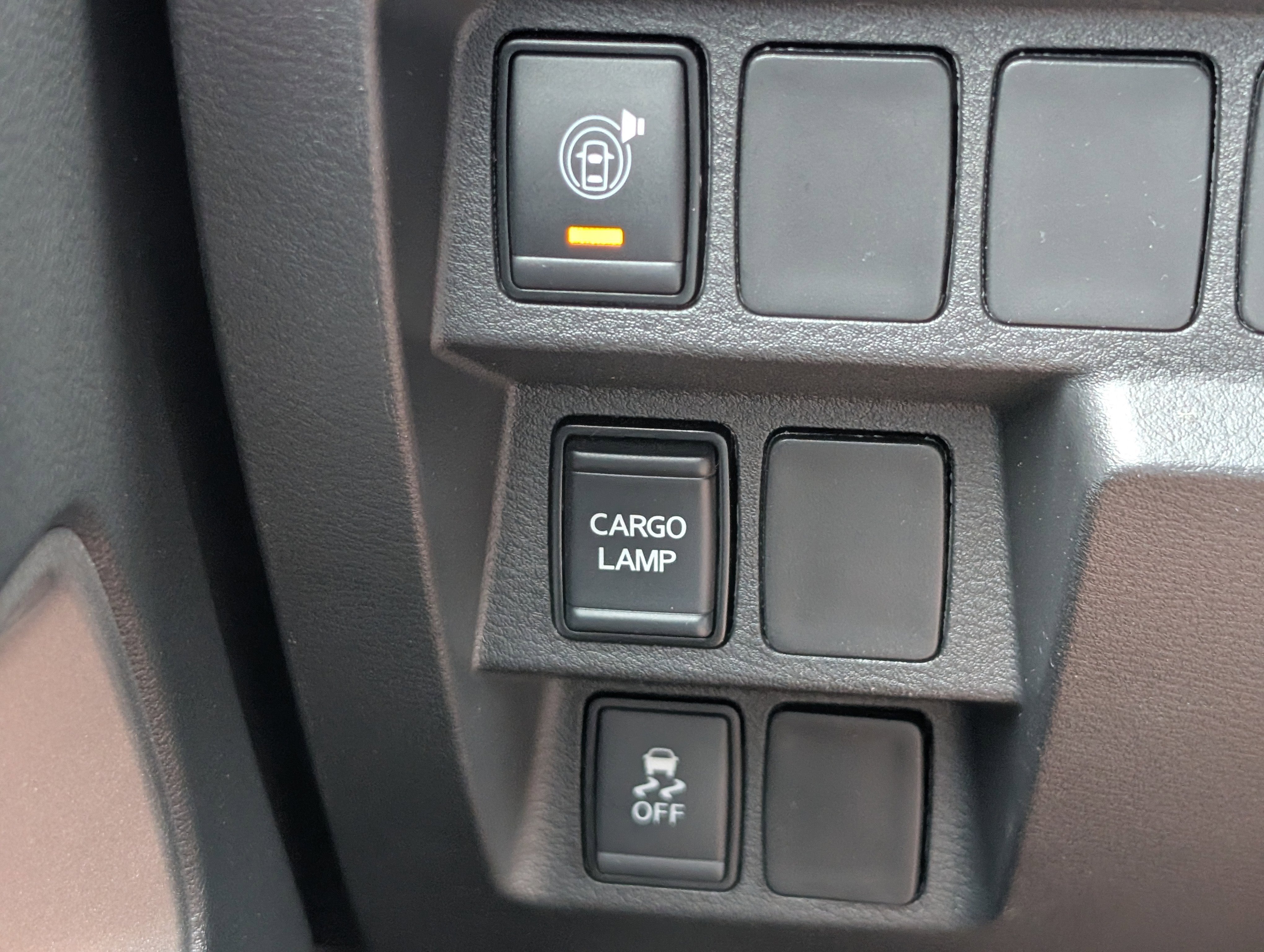 Used 2025 Glacier White Nissan S image 20