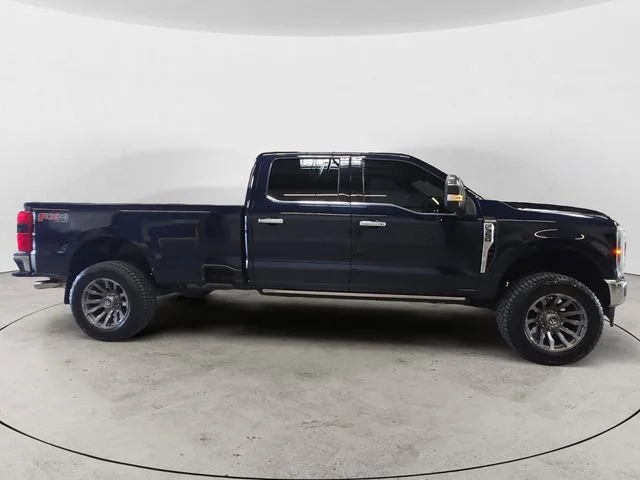 Used 2025 Blue Metallic Ford King Ranch image 4