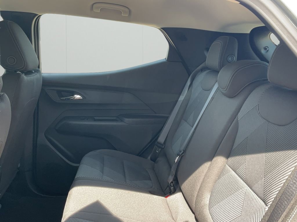2027 Chevrolet Bolt LT - Photo 16