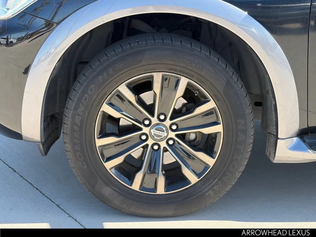 Used 2018 Black Nissan Platinum image 9