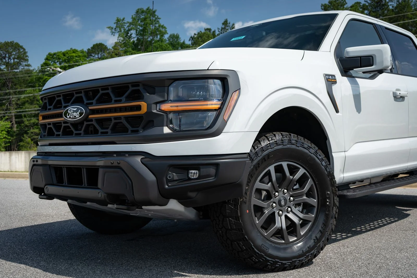 New 2026 White Ford Tremor image 6