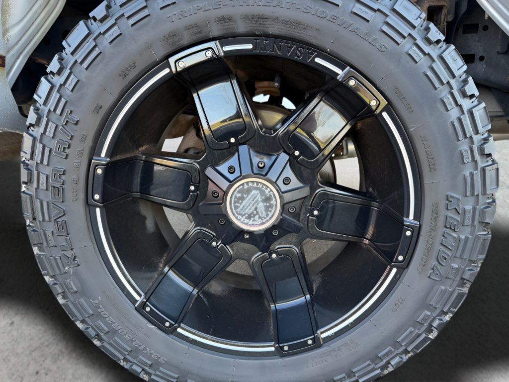 Used 2019 Silver Ford Lariat image 29