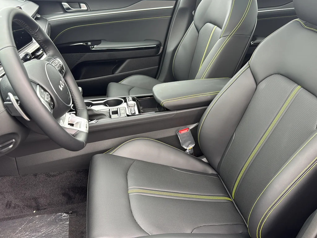 New 2026 Aurora Black Pearl Kia GT image 23