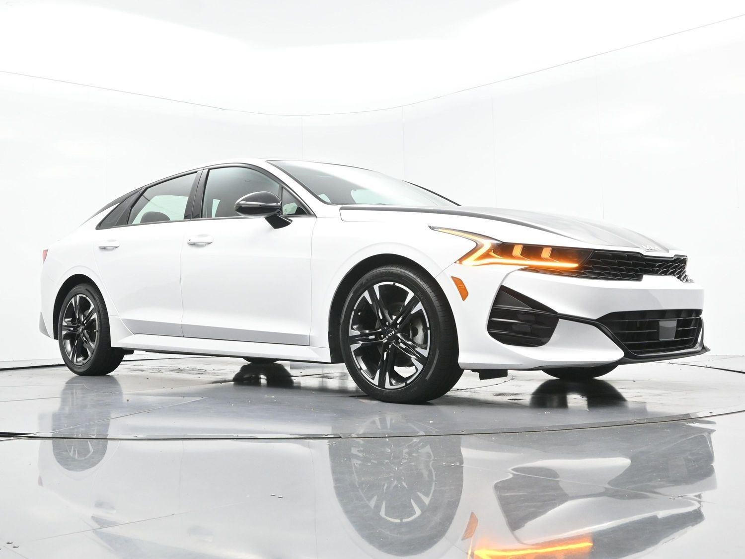 Used 2022 Glacial White Pearl Kia GT-Line image 43
