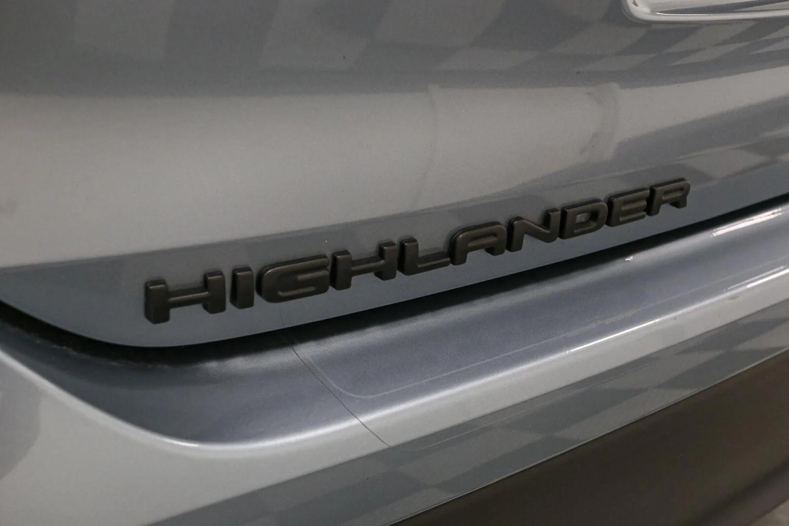 Used 2023 Moon Dust Toyota XLE image 10