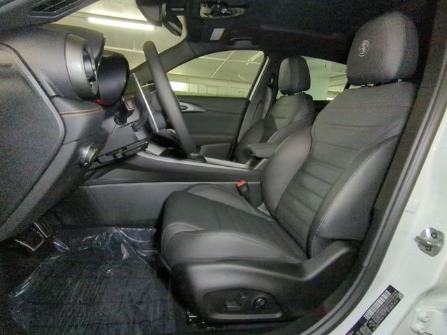 New 2025 Milano White Exterior Paint Alfa Romeo Veloce image 13