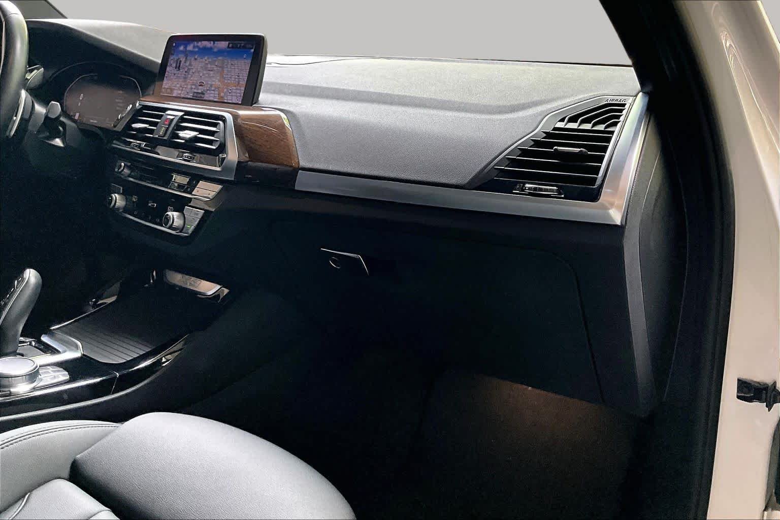 Used 2021 Alpine White BMW sDrive30i image 18