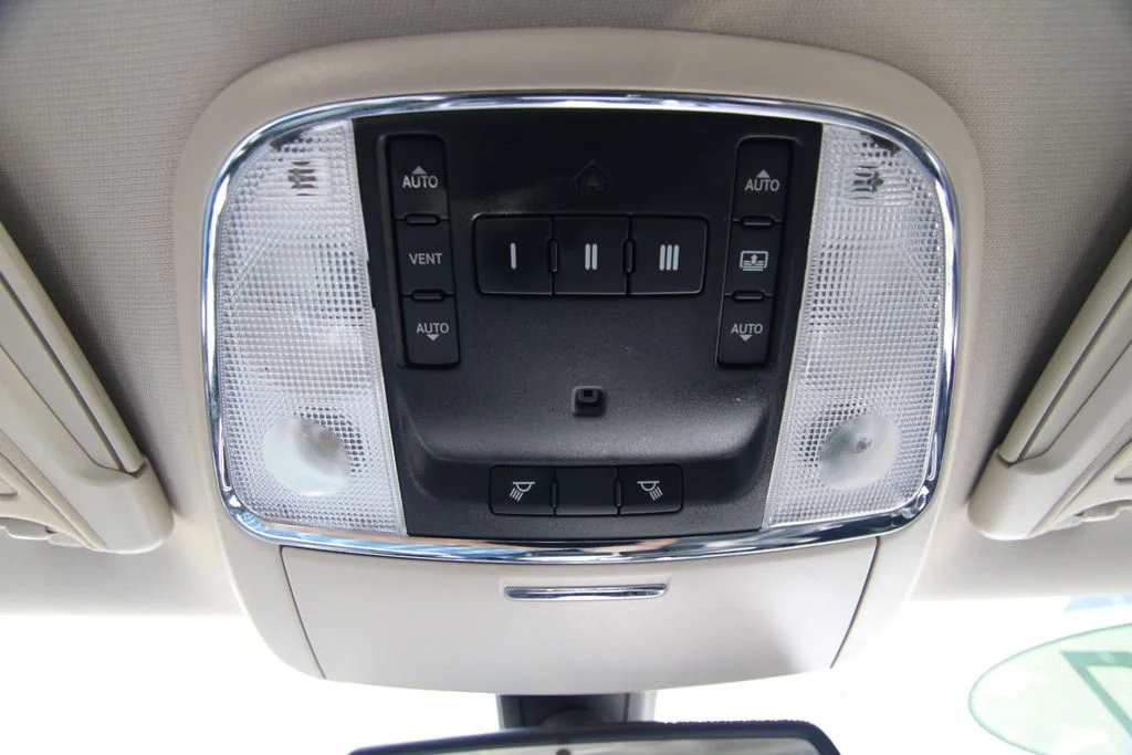 Used 2017 Gray Chrysler Limited image 32