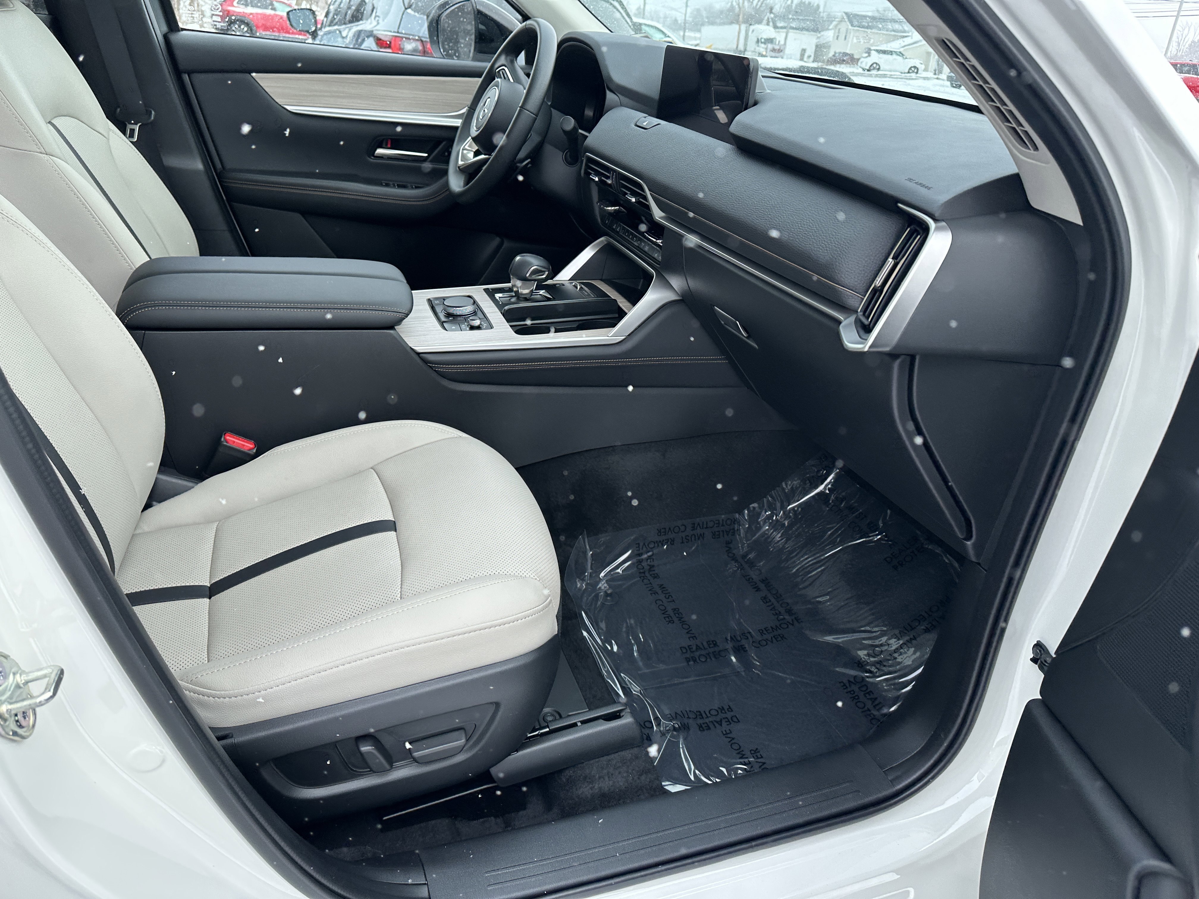 Used 2025 Rhodium White Premium Mazda Premium image 22