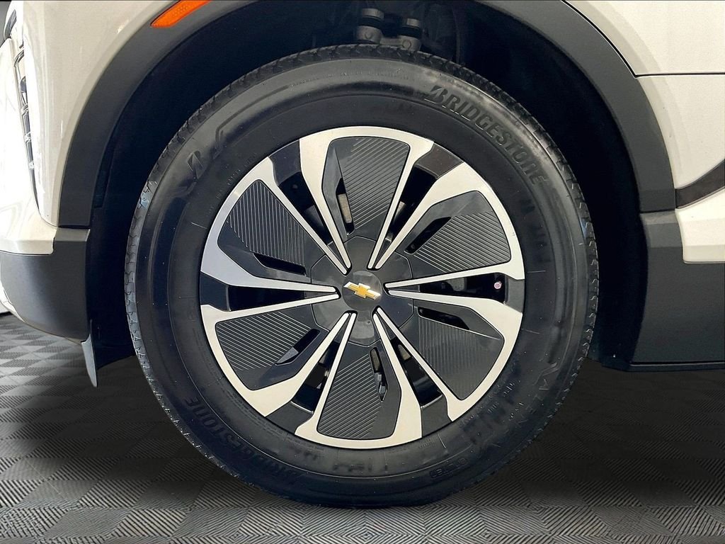 Used 2024 White Chevrolet LT image 7