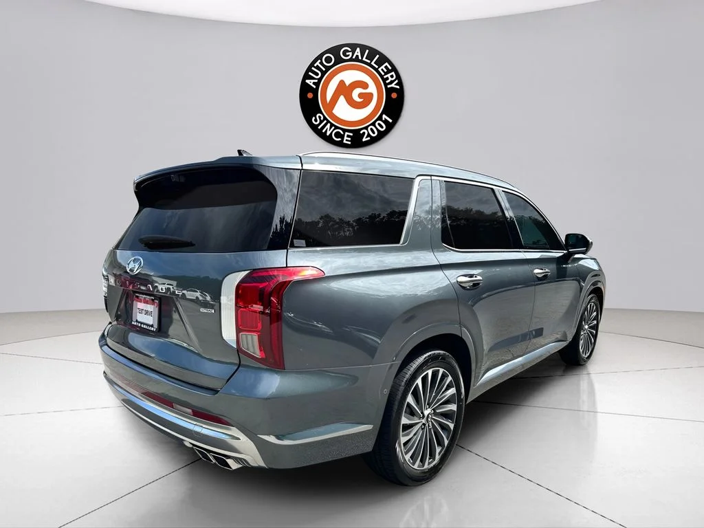 Used 2025 Gray Hyundai Calligraphy image 3