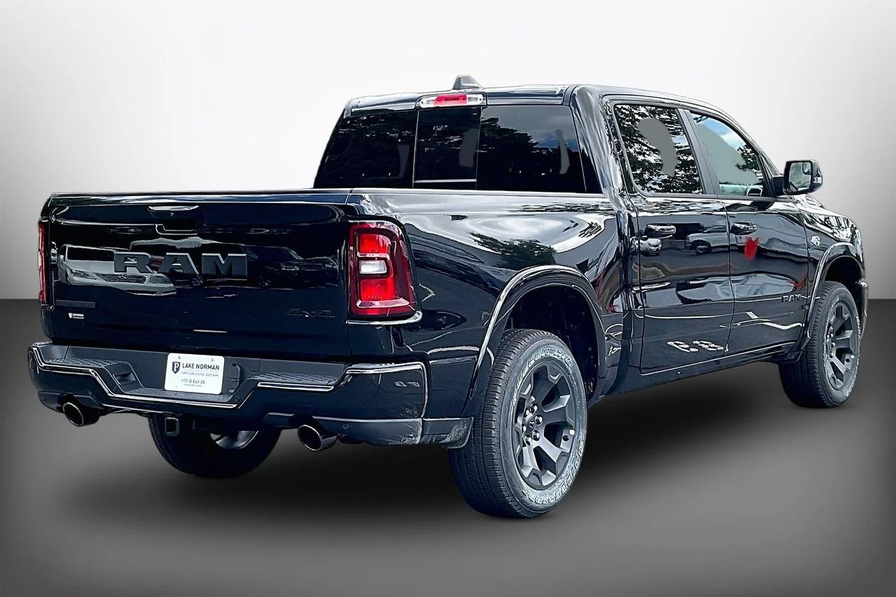 New 2026 Diamond Black Crystal Pearlcoat RAM Big Horn/Lone Star image 8