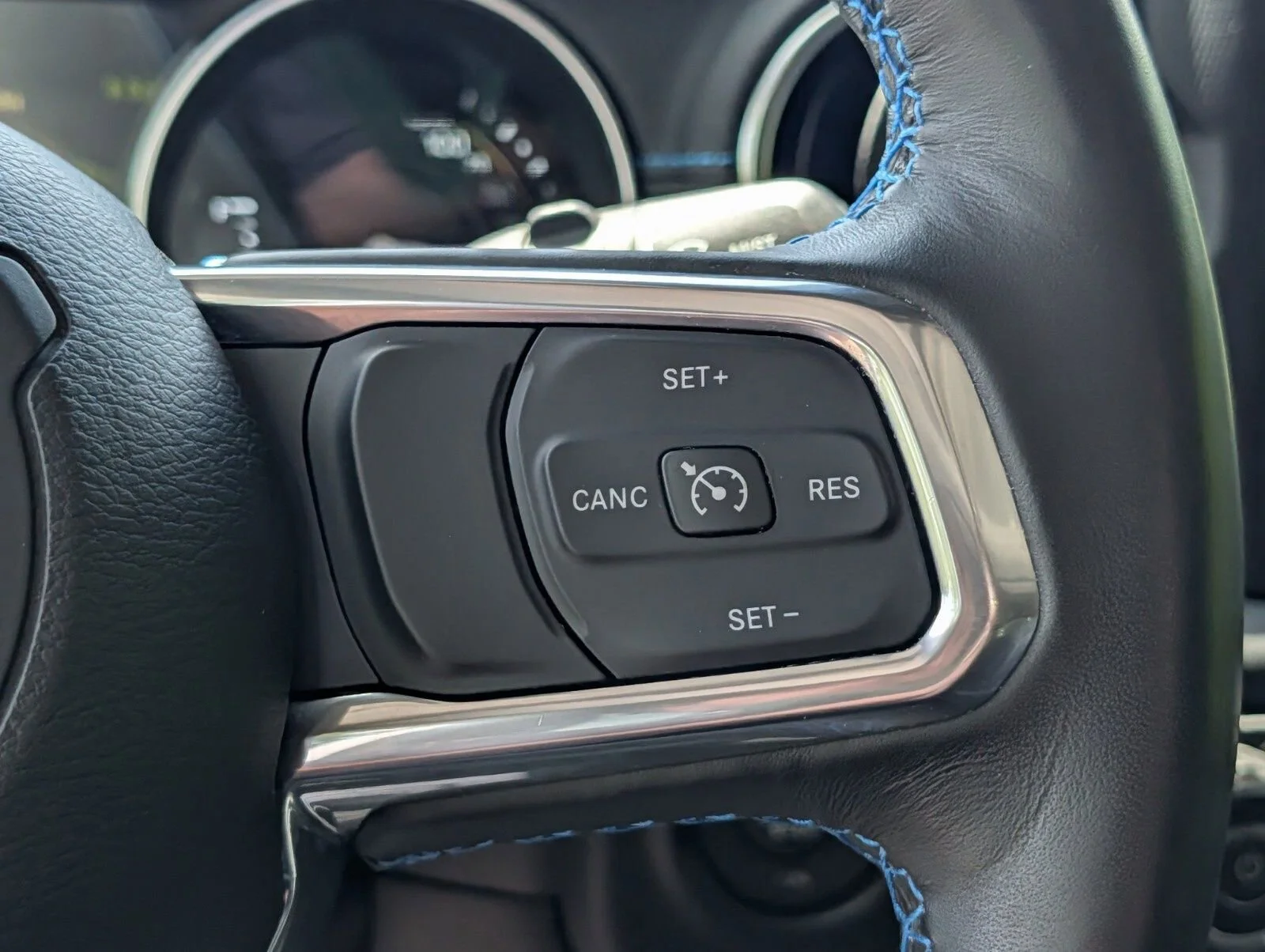 Used 2023 Silver Jeep Rubicon 4x4 image 35
