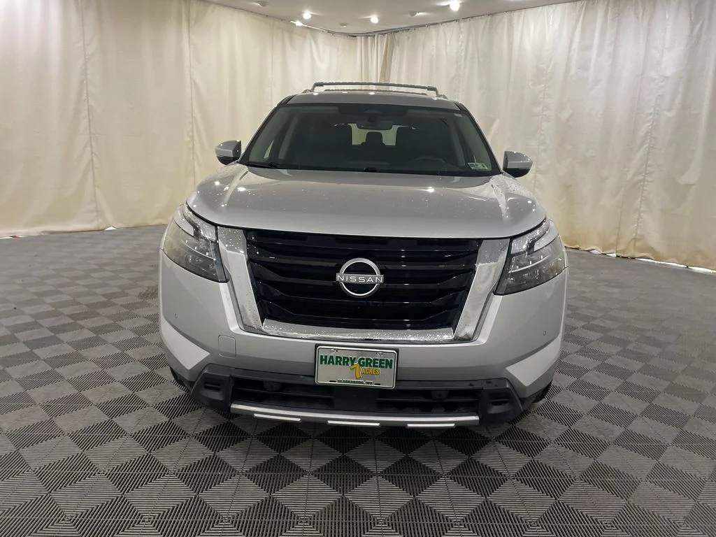Certified Used 2025 Brilliant Silver Metallic Nissan SL image 3