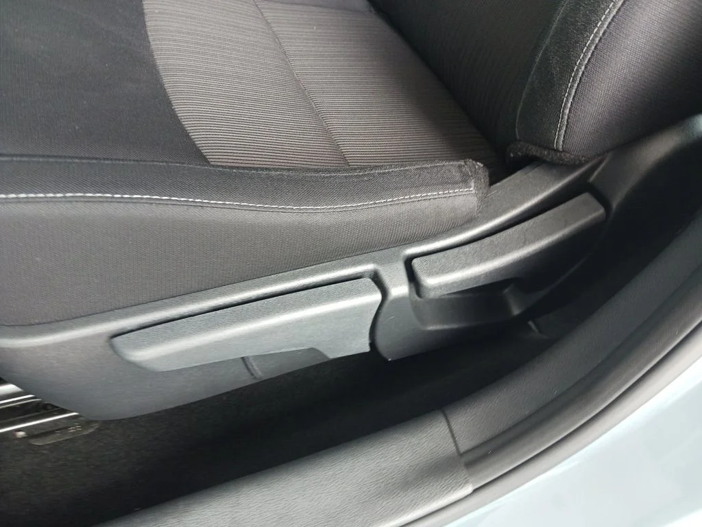 Used 2025 Gray Nissan SV image 29