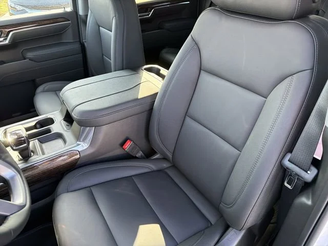 New 2026 Summit White GMC Elevation image 18