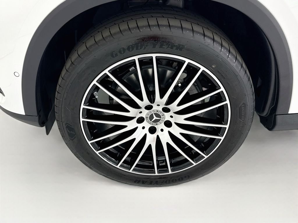 New 2027 Moonlight White Metallic Mercedes-Benz GLC 300 image 30