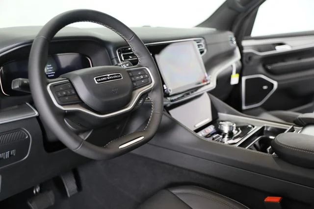 New 2026 High Gloss Black Exterior Paint Jeep Limited Altitude image 14