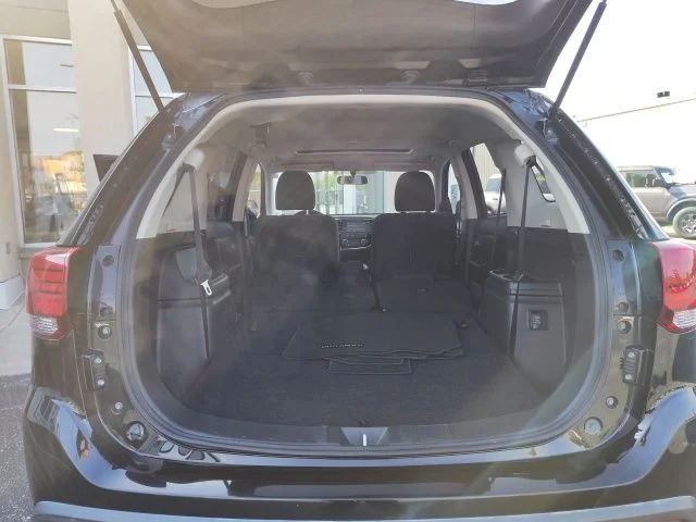 Used 2017 Black Mitsubishi SE image 26