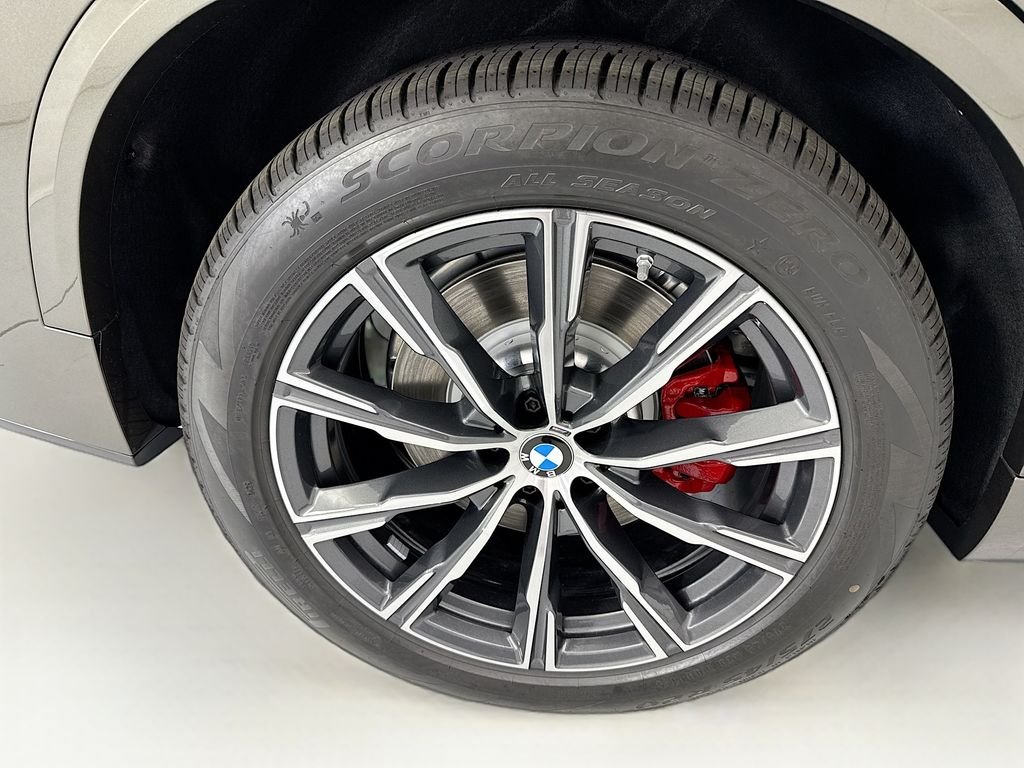 New 2026 Green Metallic BMW xDrive50e image 32